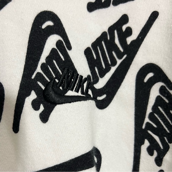 Nike Men's Sport Essentials Allover Print Pullover Hoodie
White and Black Large - Picture 8 of 12